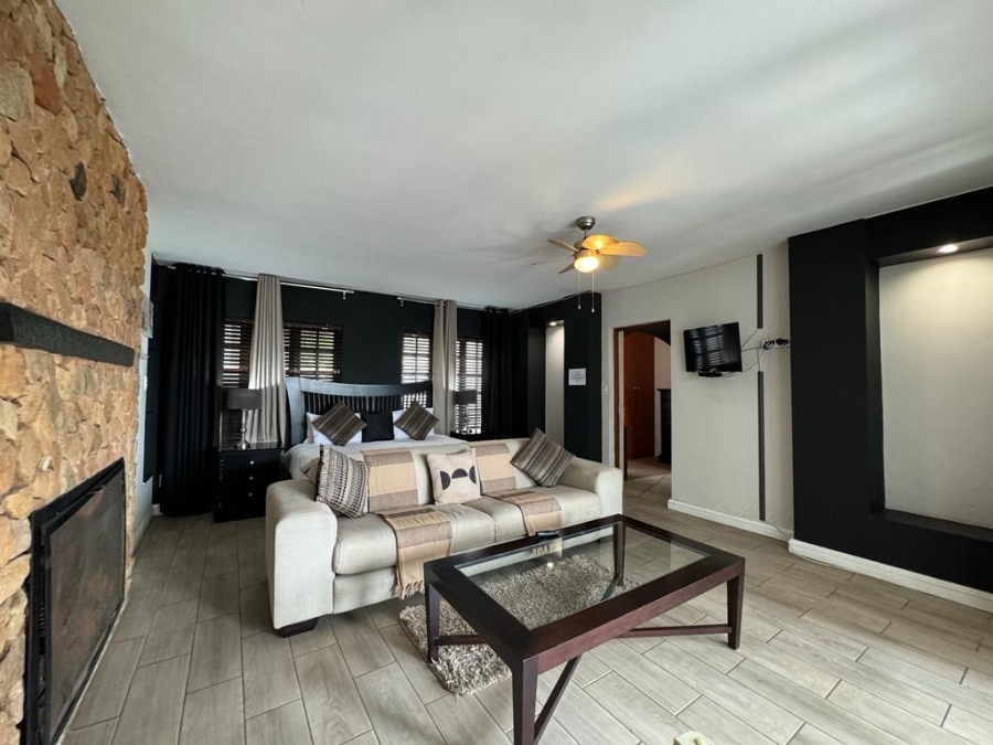 10 Bedroom Property for Sale in Kosmos North West